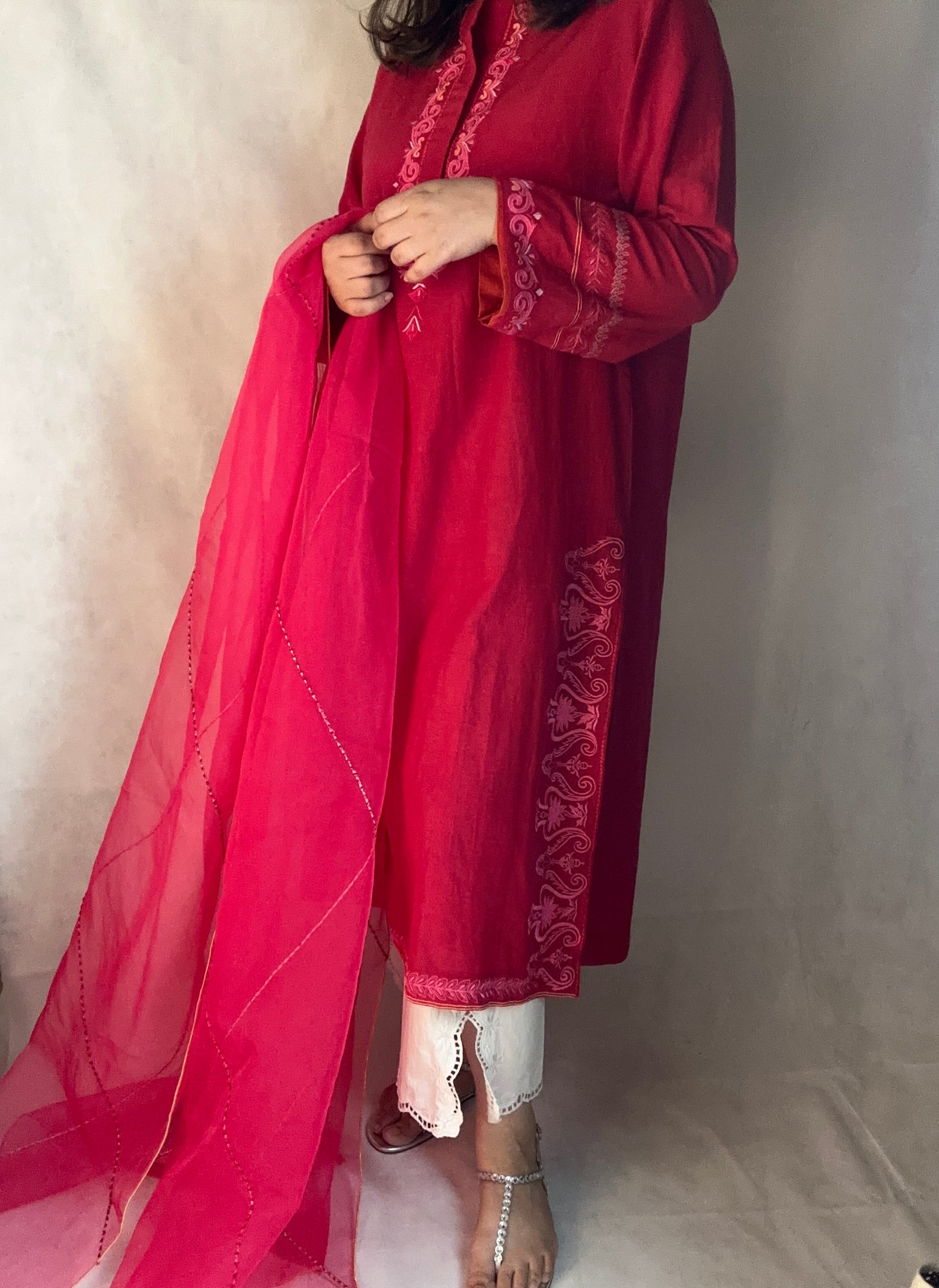 Samaa Laal Kurta